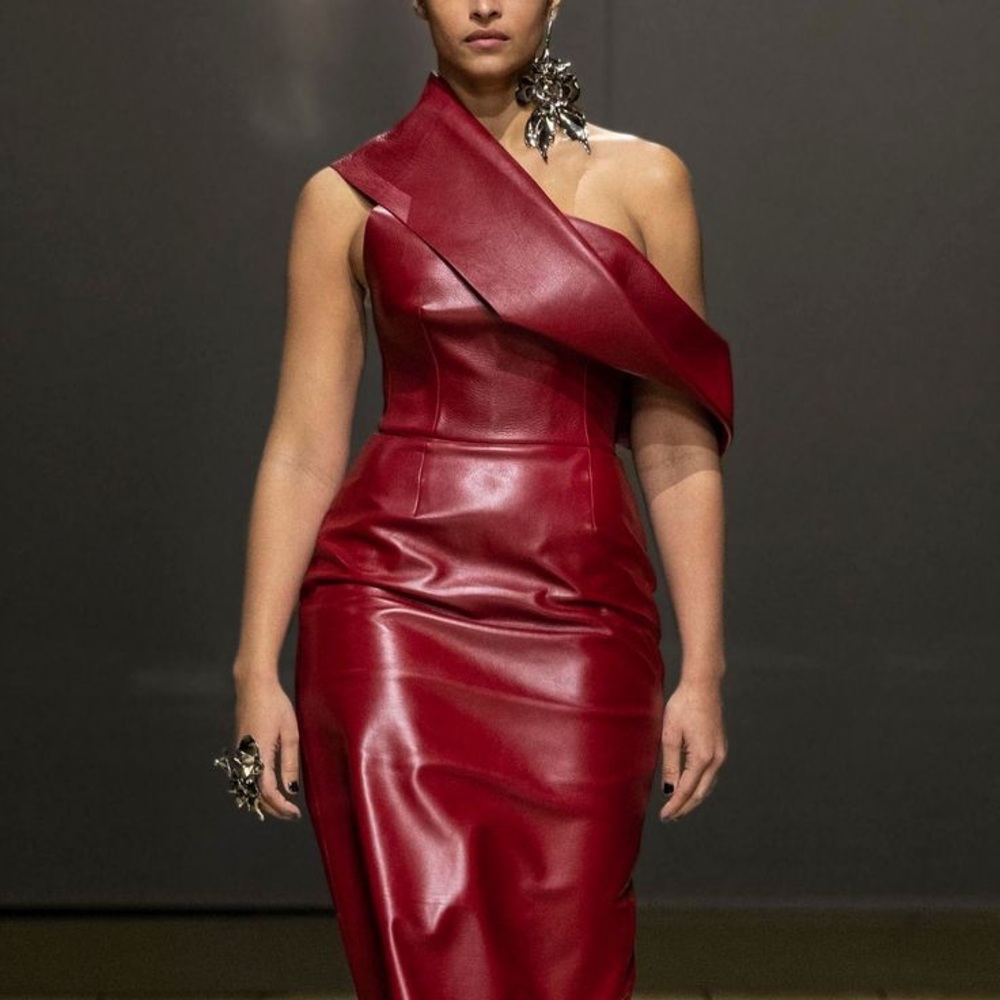 Elegant Red One-Shoulder Dress